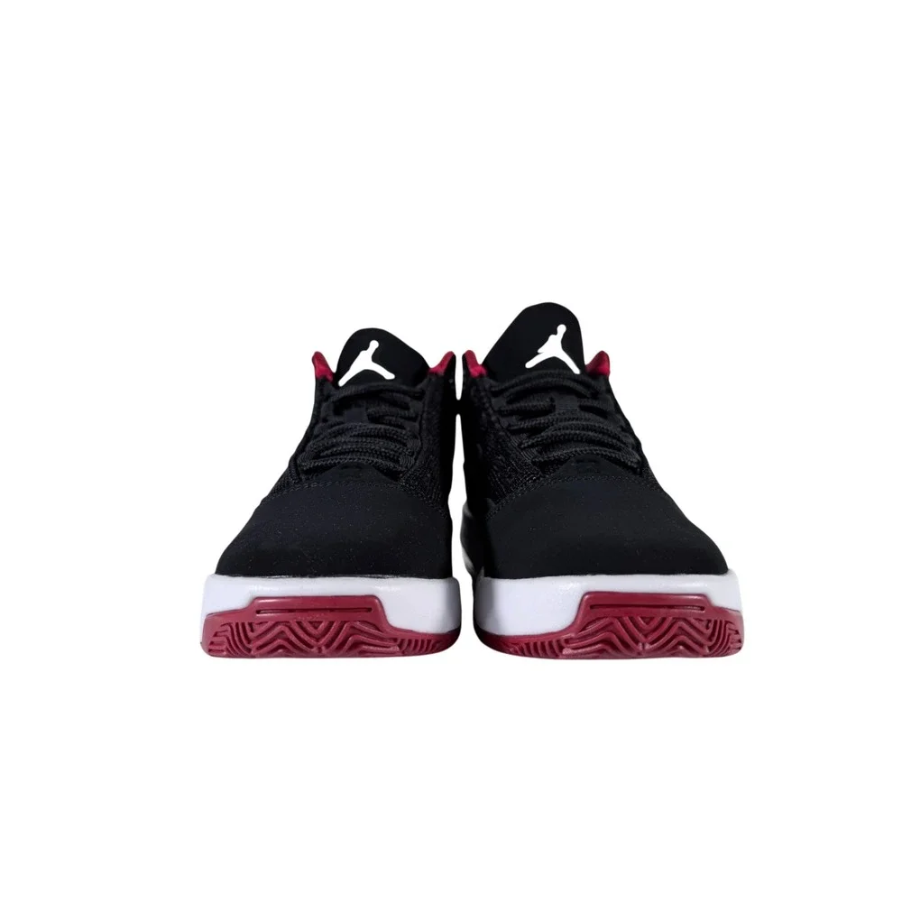 Air Jordan‎ Max Aura 2 GS Black Gym Red Sneakers CN8094-016 Size 4Y NEW